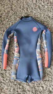 Rip curl girls wetsuit size 10