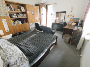 A big fully furnished room for rent in Nedlands avaiable on 29/4/2024