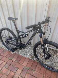 SPECIALIZED MOUNTAIN BIKE (new condition).