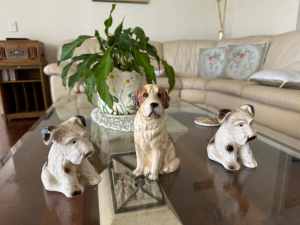 3 Statue Figurine Dogs