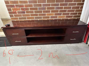 Large timber TV entertainment unit very good condition