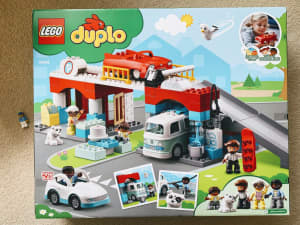 LEGO DUPLO 10948 Town Parking Garage and Car Wash - NEW