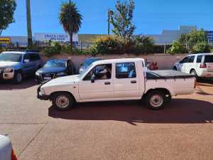 1996 TOYOTA HILUX 5 SP MANUAL P/UP