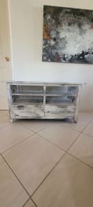 white wash coffee table or tv unit