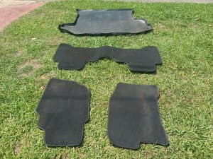 Nissan X-Trail T30 floor mats and cargo liner