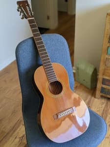 Thanh CS.SX.DAN - Small Acoustic Guitar