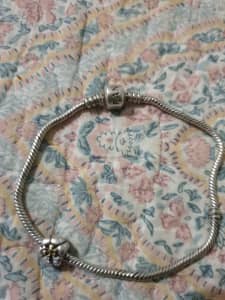 Braclet pandora with one charm