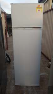 FISHER & PAYKEL 251L REFRIGERATOR