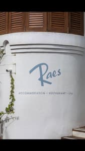 Raes is searching for reliable dishwashers.