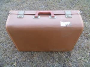 Retro Suitcase / Port - medium size