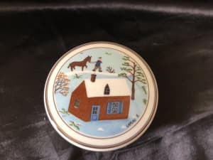 Villeroy & Boch small lidded container