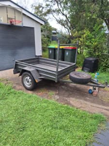 Box trailer 6 x 4 ft with 6 months rego