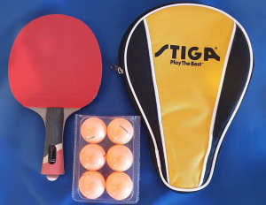 Table Tennis Bat - Stiga Pro - as new - with cover and 6 balls