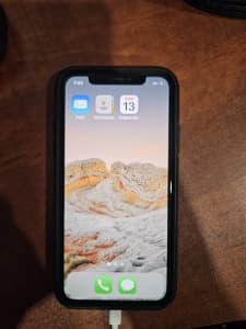 IPhone XS 64gb in excellent condition