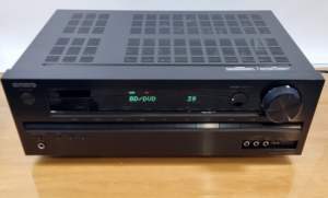 Onkyo TX-SR313 Home theatre receiver with 3D-ready HDMI switching