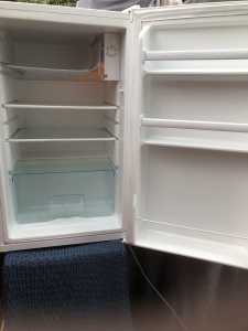 Bar fridge/freezer in fabulous working condition.