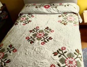 Quilt/bedspread: vintage handmade for a double bed