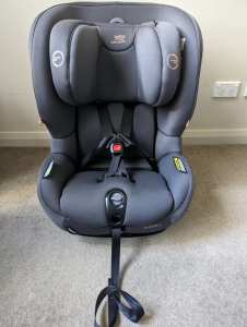 Britax Safe-n-Sound b-first ClickTight Car Seat