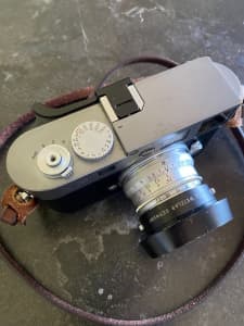 Legendary Leica M9 in Steel Grey.