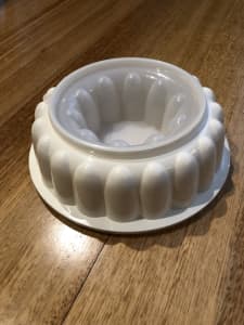 Tupperware jelly mould