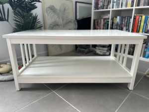 *MOVING SALE * White Coffee Table