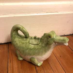 Ceramic Light Green Crocodile Teapot Tail Handle and Mouth for Spout