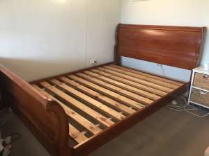 Good quality wooden queen size bed