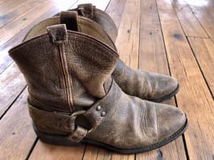 Frye Ankle Boot Leather Cowboy Style size 7 38
