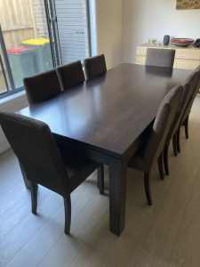 Dining setting - 8 seater