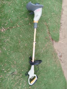 RYOBI WIPPER SNIPPER 240V in good working condition