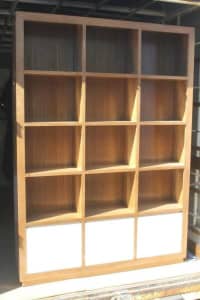 tassie oak hardwood cube bookcase with white high Gloss poly door