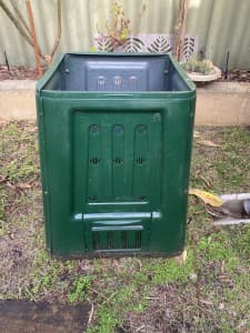 Compost bin - great condition