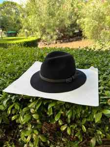 Black wool Fedora hat
