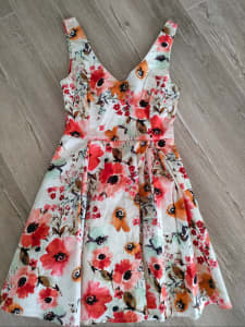 ladies floral dress Sheike good condition 