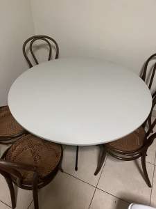 Round Table Dining/Office 1.2m diameter