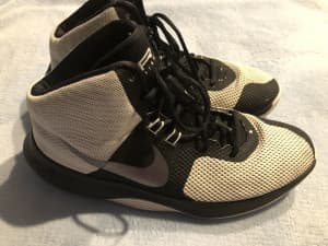 Nike AirPrecision Basketball Shoes, size US10, UK 9, EUR44