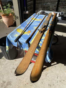 Hakuba vintage hickory skis