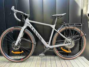 2 month old Canyon Grizl 8 1by EKAR unisex bike with great discount