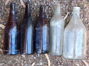 Old bottle set. (Offers)