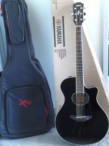Yamaha APX600 Acoustic Electric Guitar New with Gig bag