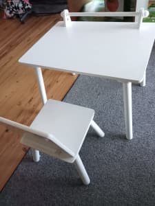 Kids table and chair