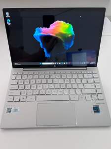 2022 HP Envy laptop / 11th Gen Intell i5 / 8 GB RAM / 256 GB HDD