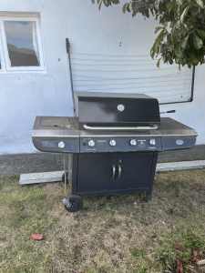 Free Jackaroo barbecue in good condition