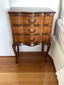 Wanted: Queen Anne dressing table and bedside tables