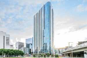 Rental Lease Transfer In Docklands / Prime location 2 bedroom unit