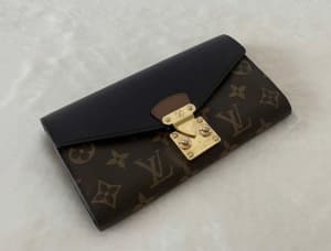 LV Wallet on Chain Ivy, Bags, Gumtree Australia Melbourne City -  Southbank