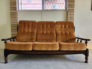 Step Back in Time with a Pristine 1970s Retro Couch 