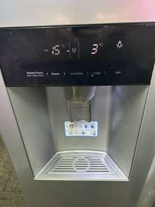 LG 567L water dispensing double door fridge freezer can deliver