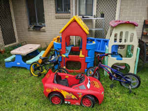 Play house, table, 2x bikes, helmet, scooter and lightning mcqueen car