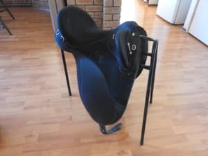 Wintec Stock saddle package, as new!